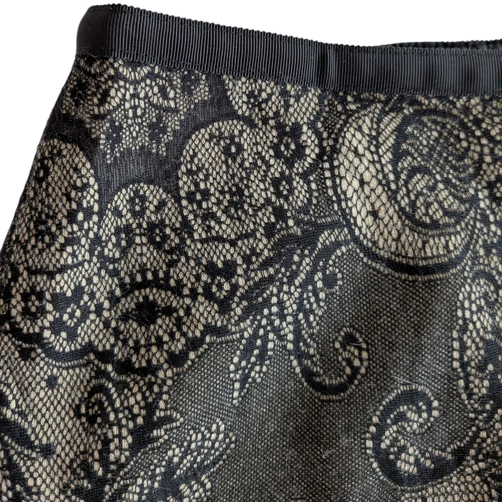 Ann Taylor Lace Skirt Size 6 Petite